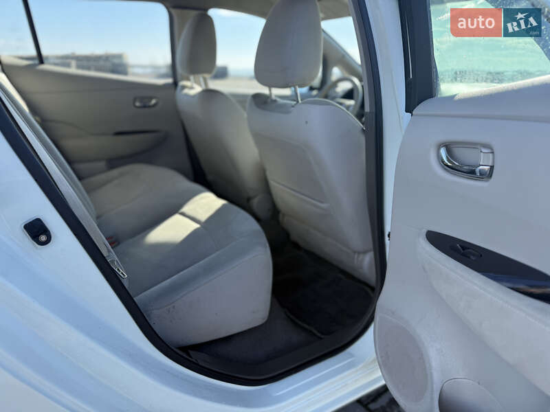 Хэтчбек Nissan Leaf 2012 в Черновцах фото 23 Хэтчбек Nissan Leaf 2012 в Черновцах