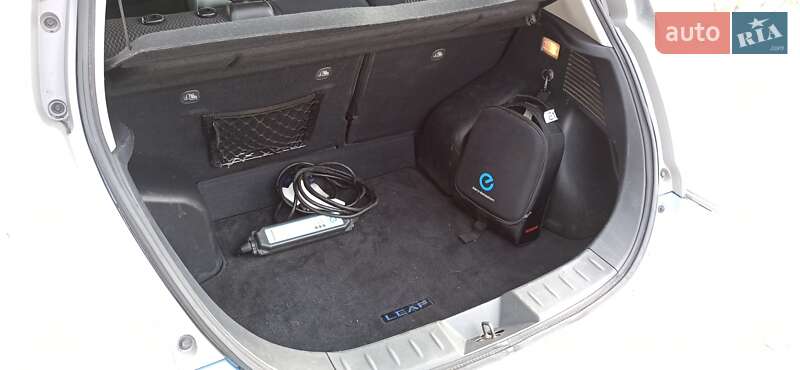 Хетчбек Nissan Leaf 2015 в Києві фото 7 Хетчбек Nissan Leaf 2015 в Києві