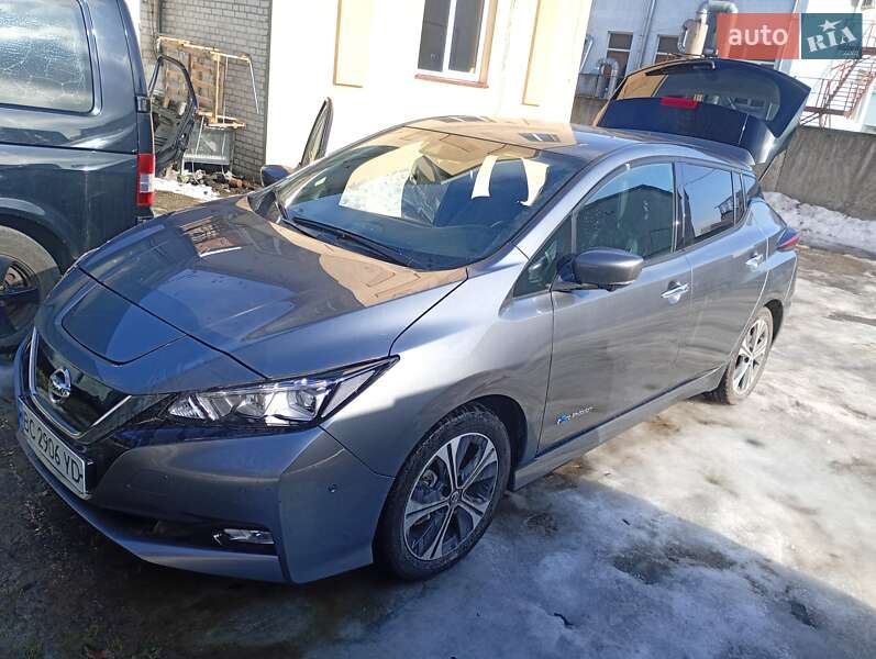 Хэтчбек Nissan Leaf 2018 в Львове