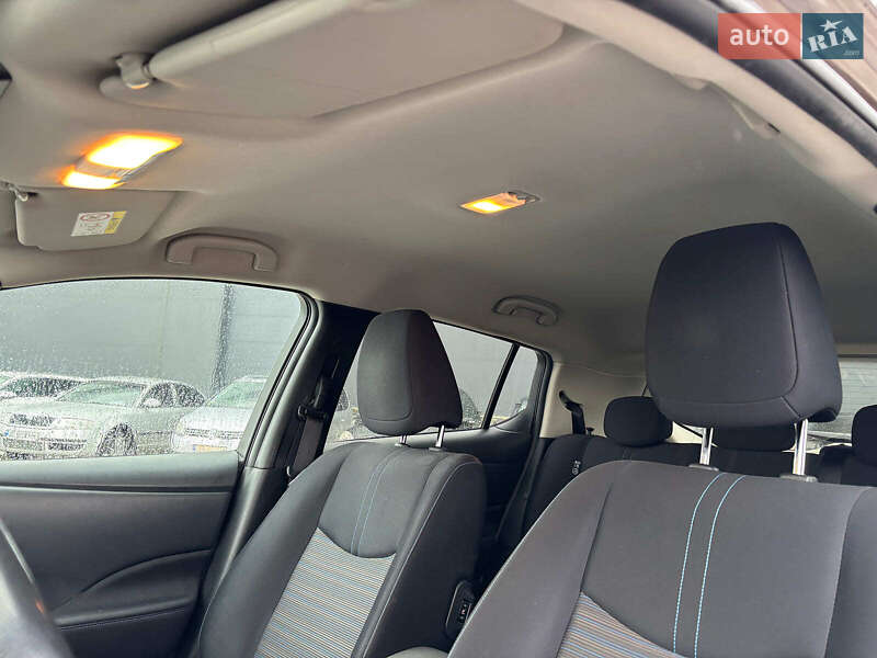 Хетчбек Nissan Leaf 2018 в Львові