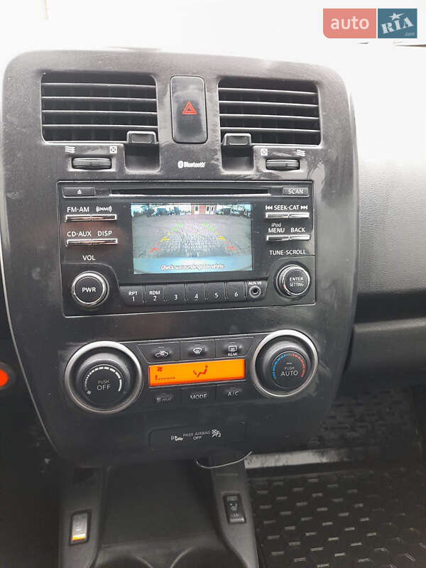 Хетчбек Nissan Leaf 2015 в Новомосковську