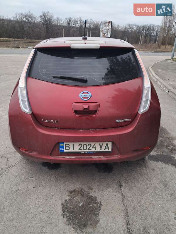 Хэтчбек Nissan Leaf 2011 в Кременчуге