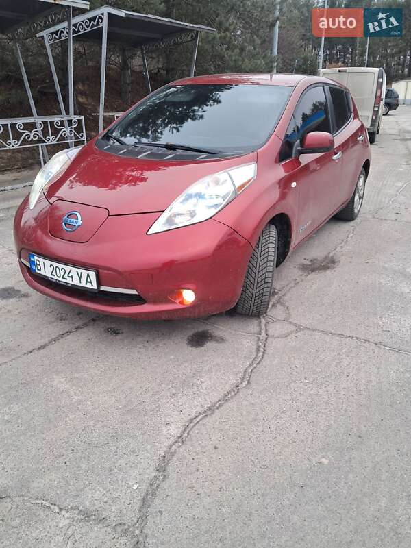 Хэтчбек Nissan Leaf 2011 в Кременчуге