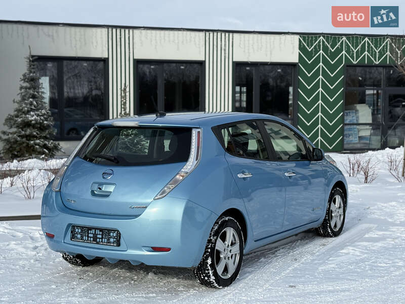 Хэтчбек Nissan Leaf 2014 в Городке