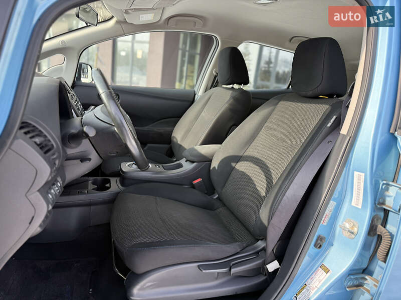 Хэтчбек Nissan Leaf 2014 в Городке