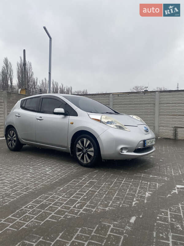 Хэтчбек Nissan Leaf 2013 в Одессе фото 5 Хэтчбек Nissan Leaf 2013 в Одессе