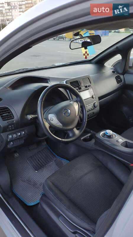 Хетчбек Nissan Leaf 2013 в Сумах