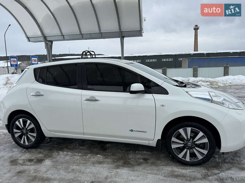 Хэтчбек Nissan Leaf 2015 в Бережанах фото 11 Хэтчбек Nissan Leaf 2015 в Бережанах