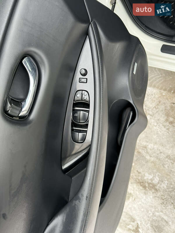 Хэтчбек Nissan Leaf 2015 в Бережанах фото 27 Хэтчбек Nissan Leaf 2015 в Бережанах