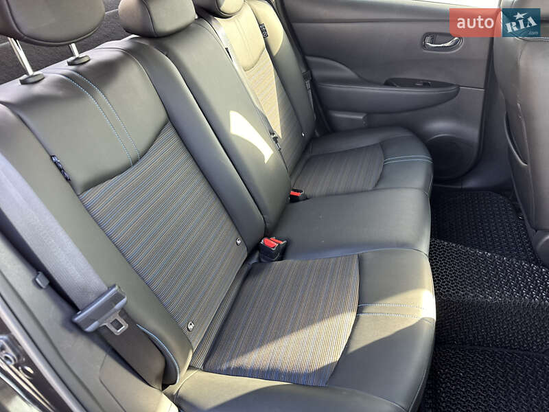 Хэтчбек Nissan Leaf 2018 в Львове