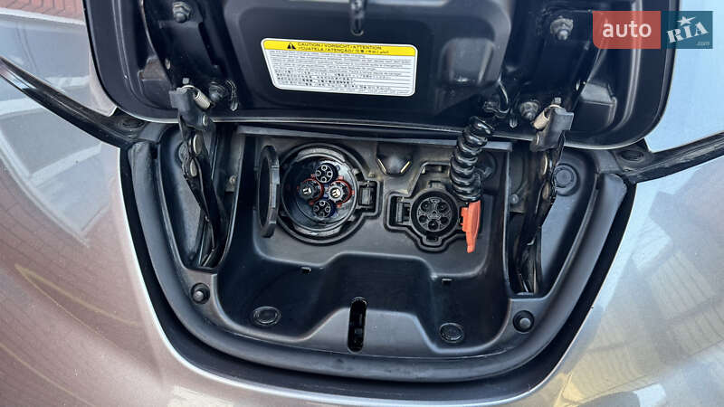 Хэтчбек Nissan Leaf 2015 в Виннице фото 33 Хэтчбек Nissan Leaf 2015 в Виннице