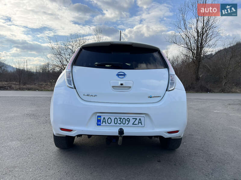 Хэтчбек Nissan Leaf 2015 в Ужгороде
