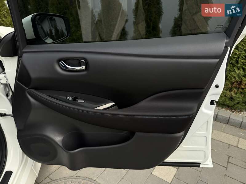 Хэтчбек Nissan Leaf 2020 в Дрогобыче