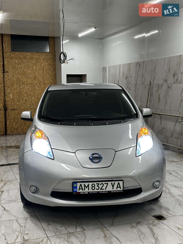 Хэтчбек Nissan Leaf 2014 в Житомире