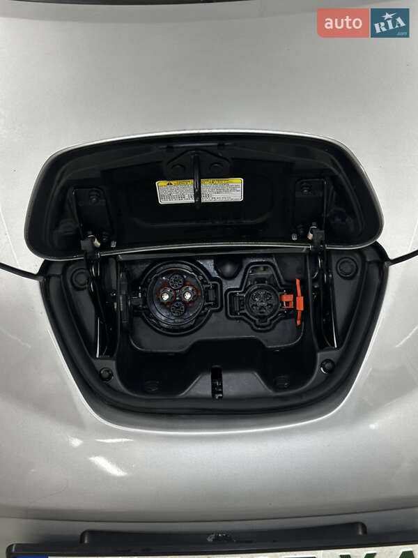 Хэтчбек Nissan Leaf 2014 в Житомире