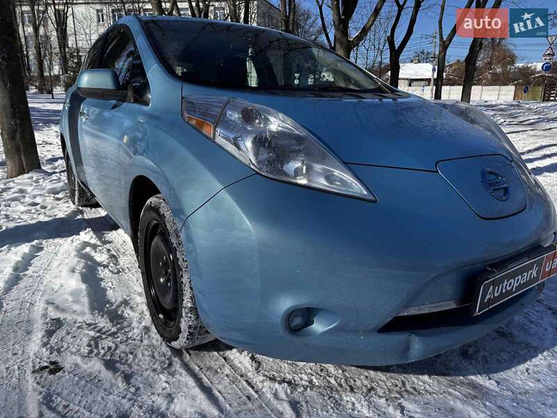 Хетчбек Nissan Leaf 2015 в Києві