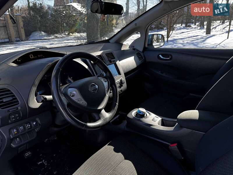Хетчбек Nissan Leaf 2015 в Києві