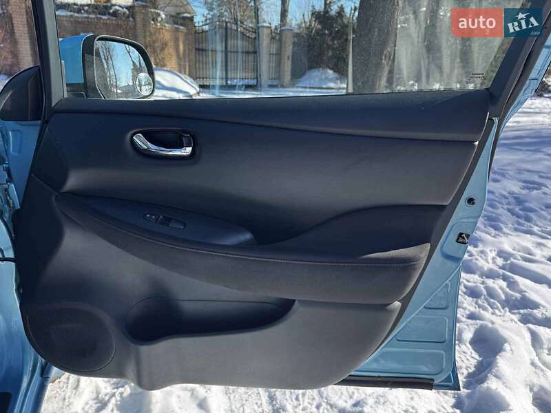 Хетчбек Nissan Leaf 2015 в Києві