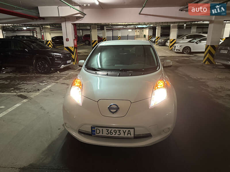Хетчбек Nissan Leaf 2013 в Києві
