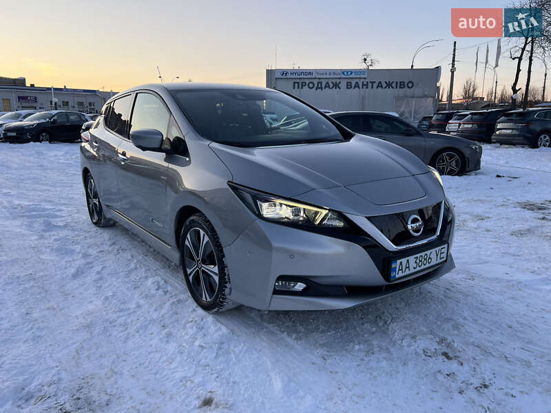Хетчбек Nissan Leaf 2018 в Києві