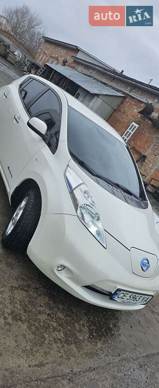 Хетчбек Nissan Leaf 2016 в Чернівцях