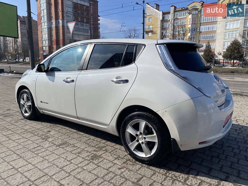 Хэтчбек Nissan Leaf 2016 в Ивано-Франковске