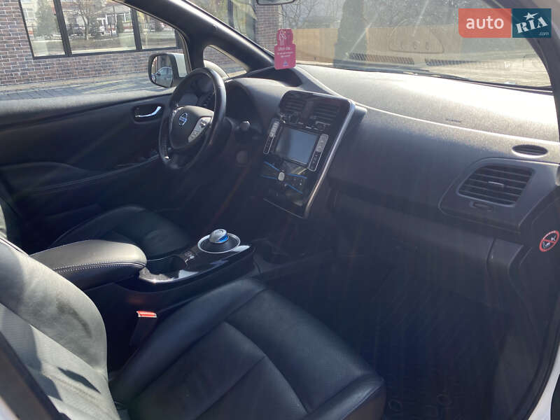 Хэтчбек Nissan Leaf 2016 в Ивано-Франковске