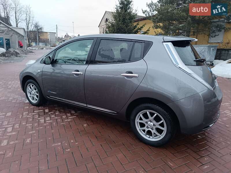 Хэтчбек Nissan Leaf 2014 в Ровно