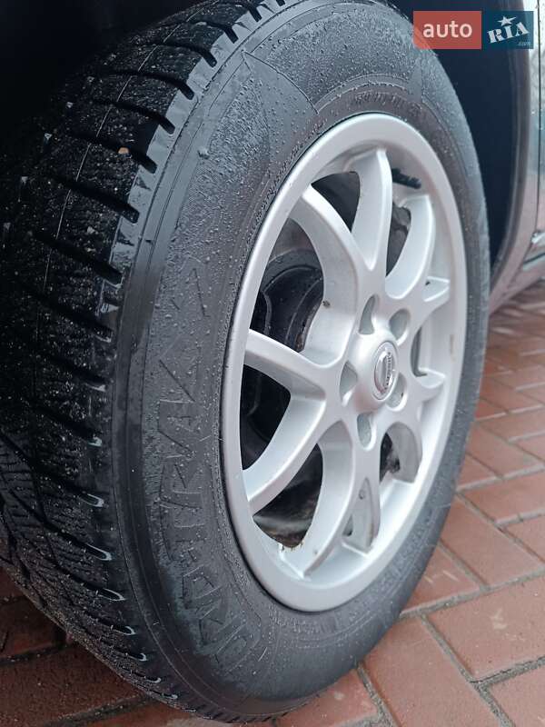 Хэтчбек Nissan Leaf 2014 в Ровно