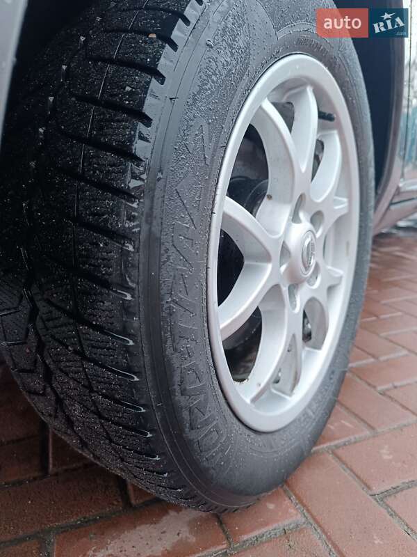 Хэтчбек Nissan Leaf 2014 в Ровно