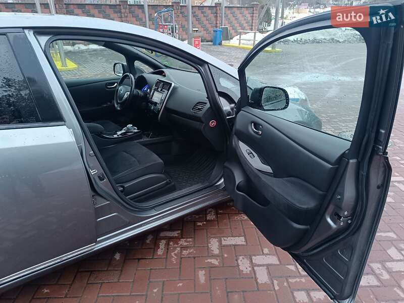 Хэтчбек Nissan Leaf 2014 в Ровно
