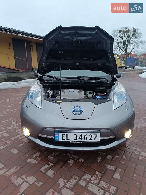 Хэтчбек Nissan Leaf 2014 в Ровно