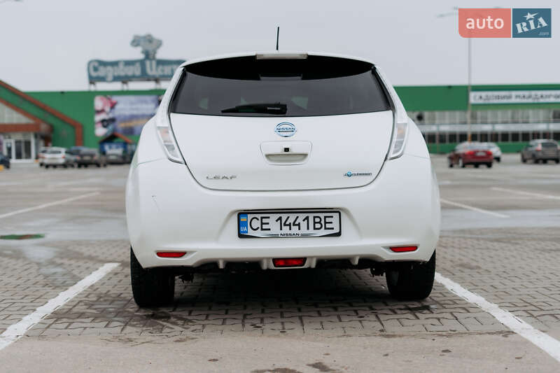 Хэтчбек Nissan Leaf 2015 в Черновцах