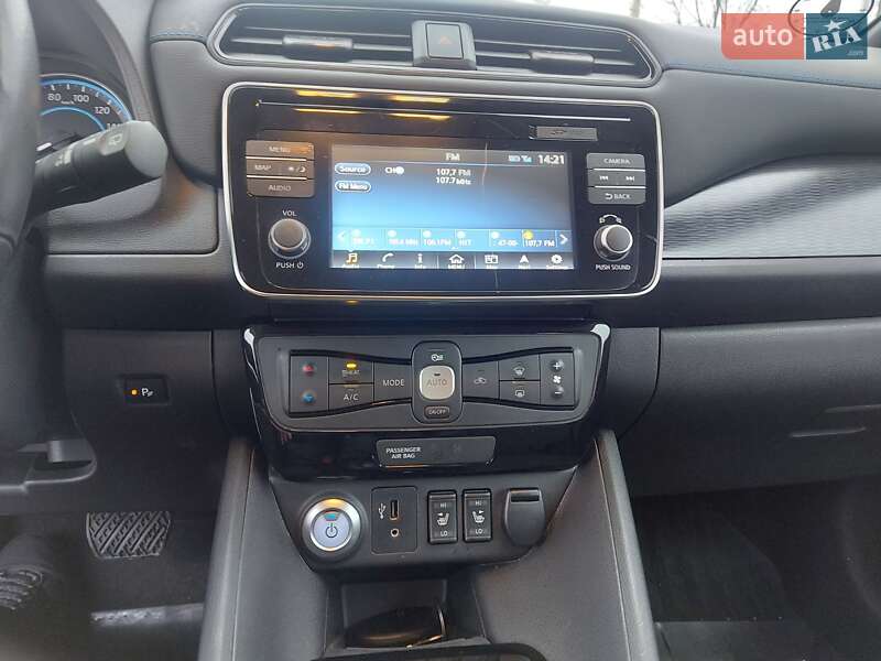 Хэтчбек Nissan Leaf 2018 в Житомире