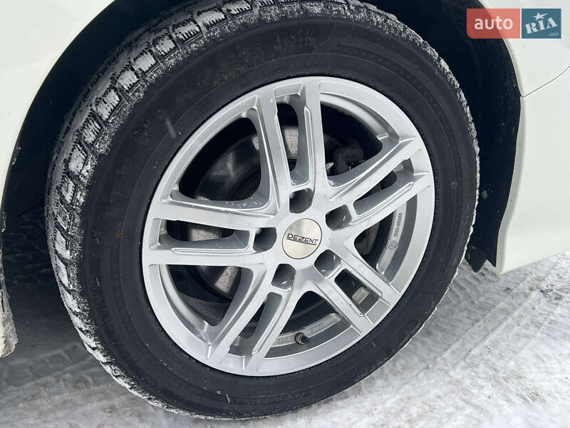 Хетчбек Nissan Leaf 2018 в Харкові