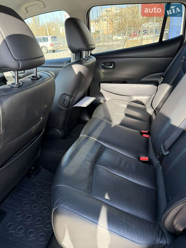 Хетчбек Nissan Leaf 2016 в Вінниці