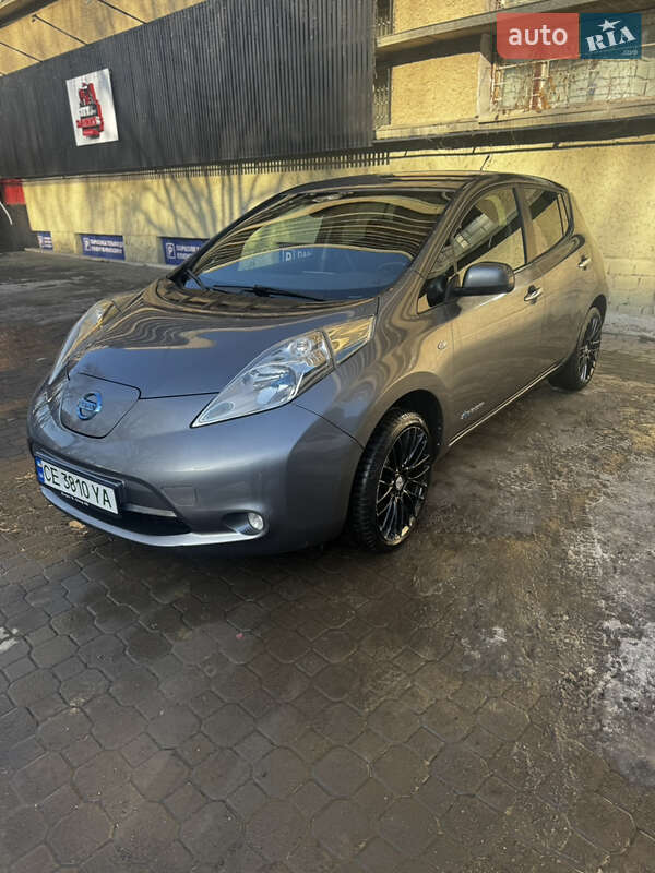 Хэтчбек Nissan Leaf 2013 в Черновцах