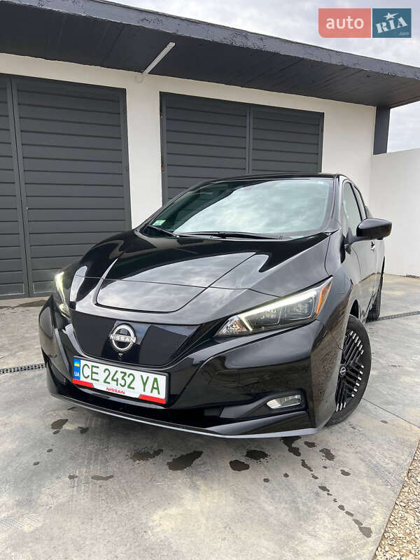 Хетчбек Nissan Leaf 2022 в Чернівцях