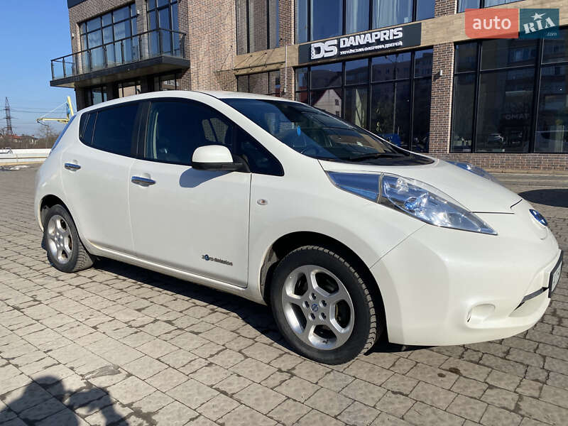 Хэтчбек Nissan Leaf 2013 в Ивано-Франковске