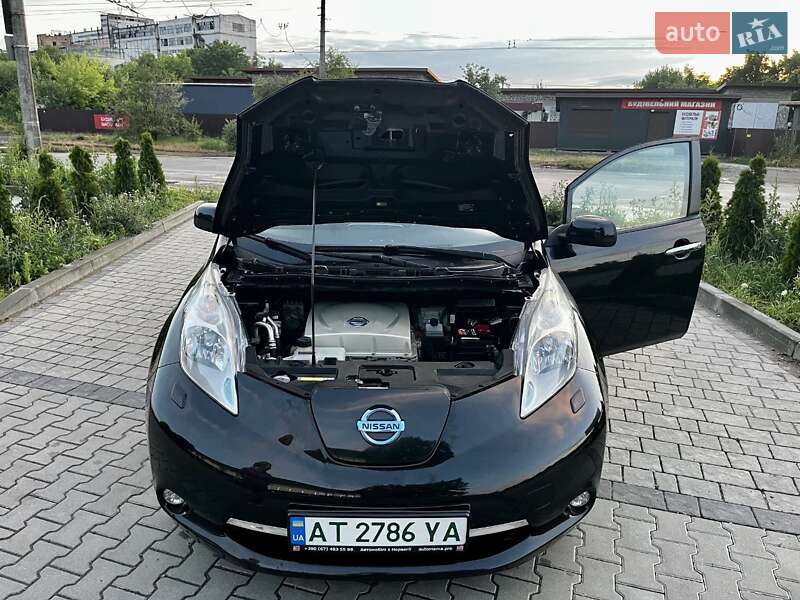 Хэтчбек Nissan Leaf 2015 в Ивано-Франковске