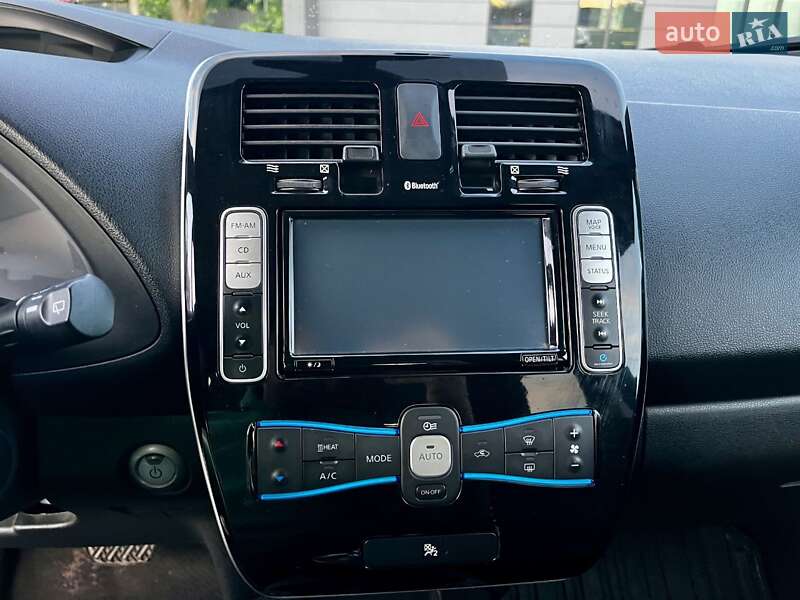 Хэтчбек Nissan Leaf 2015 в Ивано-Франковске