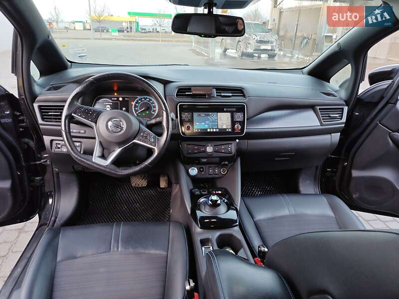 Хетчбек Nissan Leaf 2018 в Мостиській