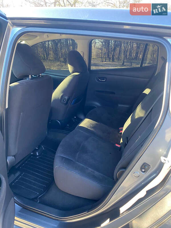 Хэтчбек Nissan Leaf 2014 в Днепре