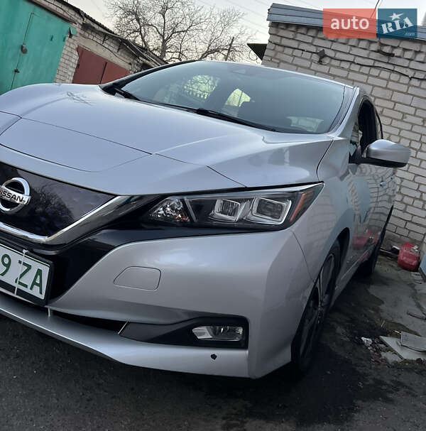 Хэтчбек Nissan Leaf 2018 в Николаеве