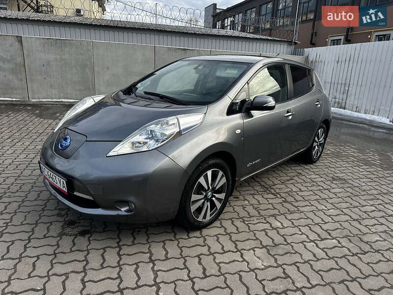 Хэтчбек Nissan Leaf 2013 в Луцке