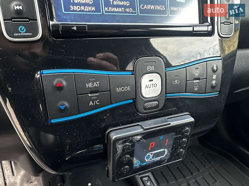 Хэтчбек Nissan Leaf 2013 в Луцке