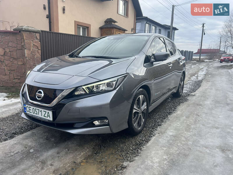 Хетчбек Nissan Leaf 2018 в Чернівцях