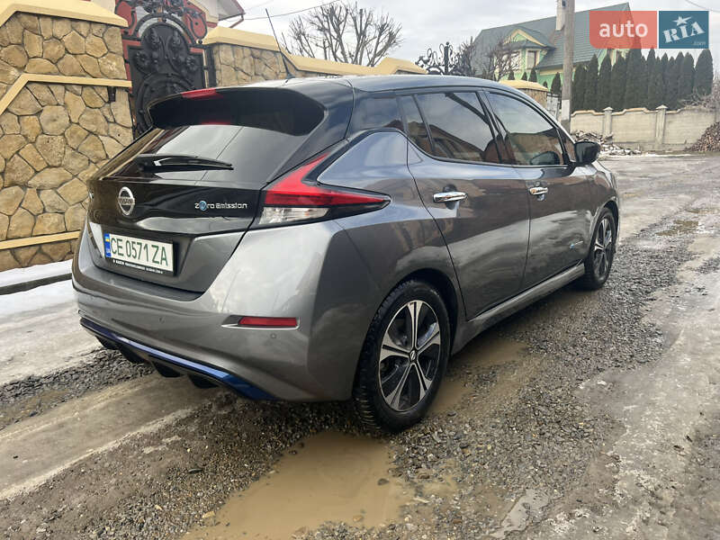 Хетчбек Nissan Leaf 2018 в Чернівцях