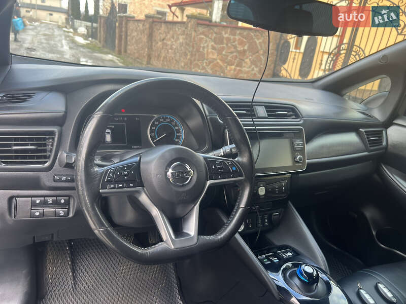 Хетчбек Nissan Leaf 2018 в Чернівцях
