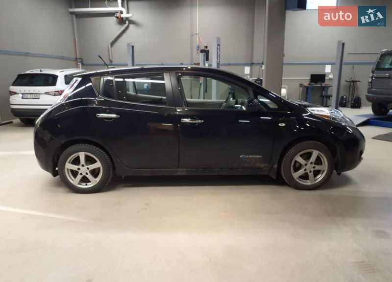 Хэтчбек Nissan Leaf 2012 в Львове